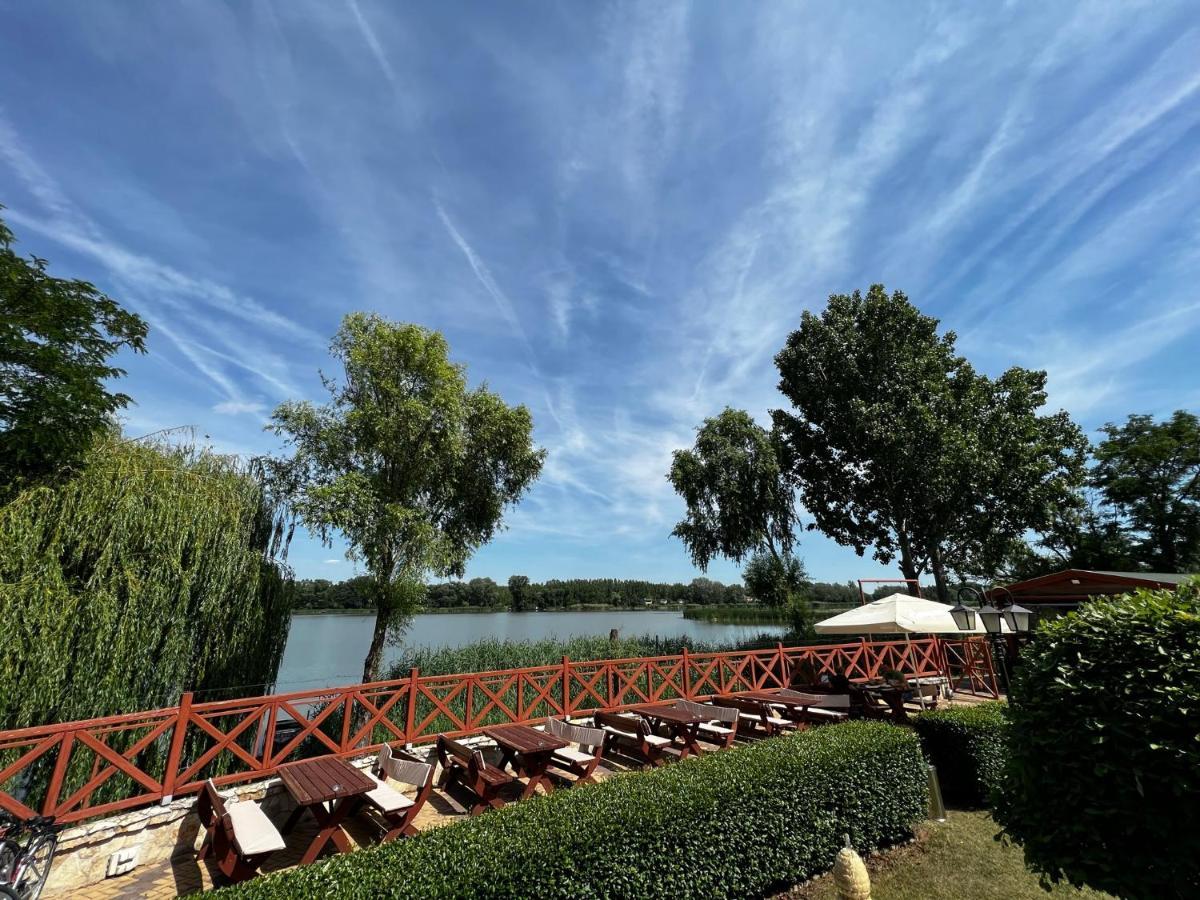 Martoni Resort & Restaurant Szigetszentmárton Eksteriør billede